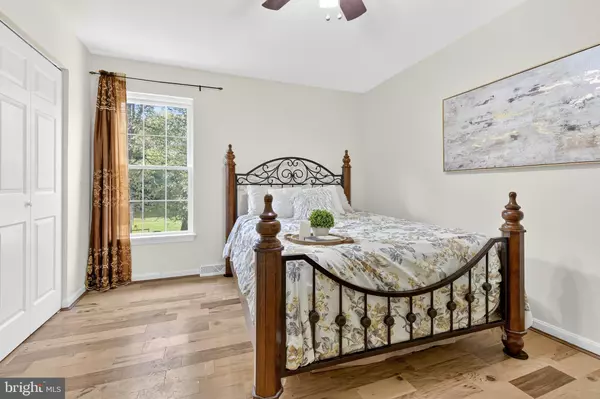 Lancaster, PA 17603,986 STERLING PL