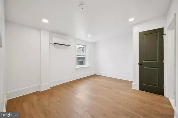 Philadelphia, PA 19130,1637 W GIRARD AVE #4