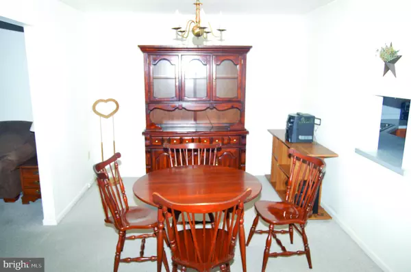 Reading, PA 19610,2004 HALE CT