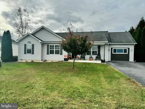 49 SHUYKILL DR, Martinsburg, WV 25403