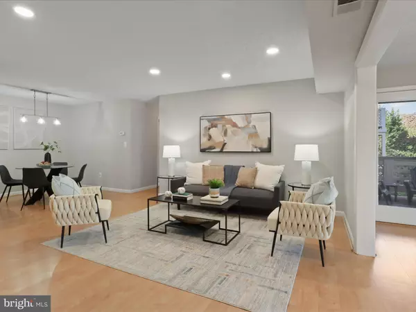 Falls Church, VA 22042,7757 WILLOW POINT DR #7757