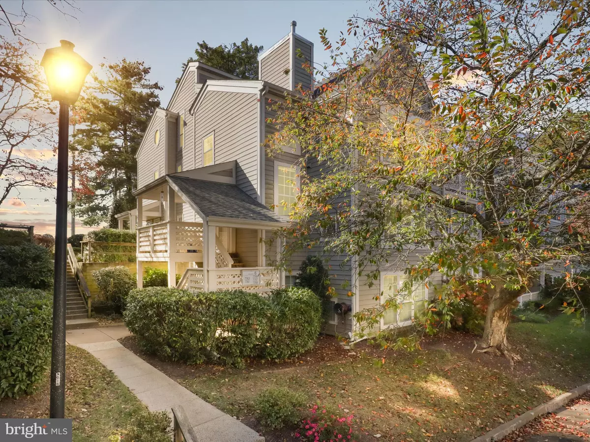 Falls Church, VA 22042,7757 WILLOW POINT DR #7757