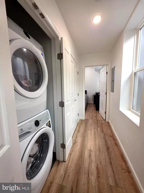 Philadelphia, PA 19147,742 S 4TH ST #2R