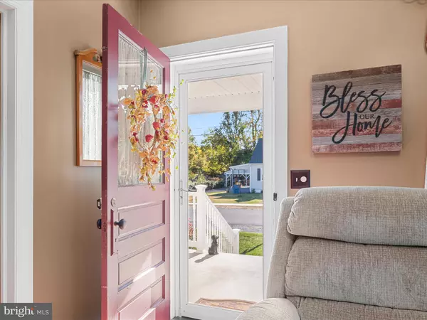 Berryville, VA 22611,236 WALNUT ST