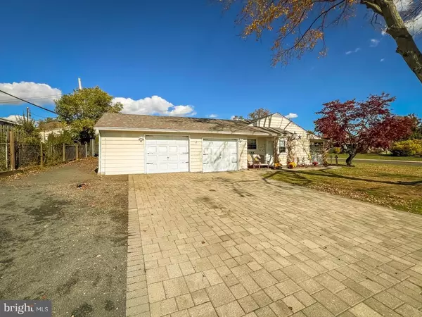 Fairless Hills, PA 19030,243 WYANDOTTE RD