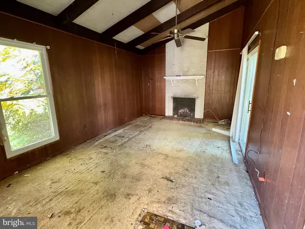 Burke, VA 22015,6214 GARRETSON ST