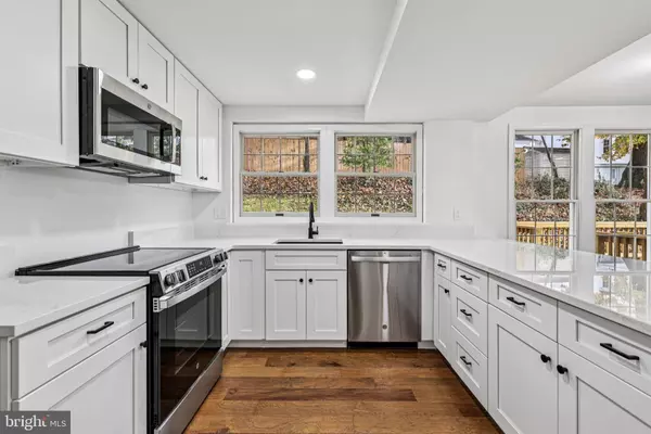 Dumfries, VA 22025,15331 EDGEHILL DR