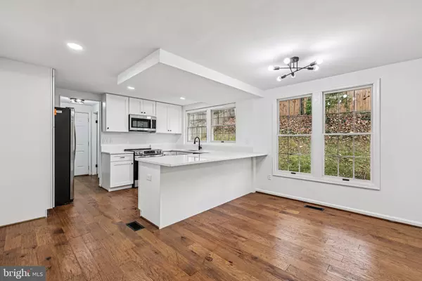 Dumfries, VA 22025,15331 EDGEHILL DR