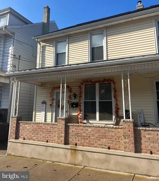 320 S MILL ST, Saint Clair, PA 17970