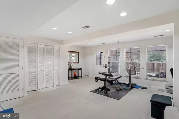 Gainesville, VA 20155,15096 GAFFNEY CIR