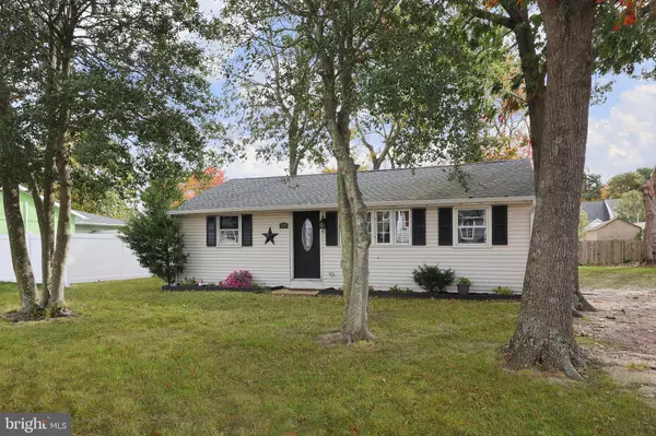 17 HOLLYCREST DR, Brick, NJ 08723