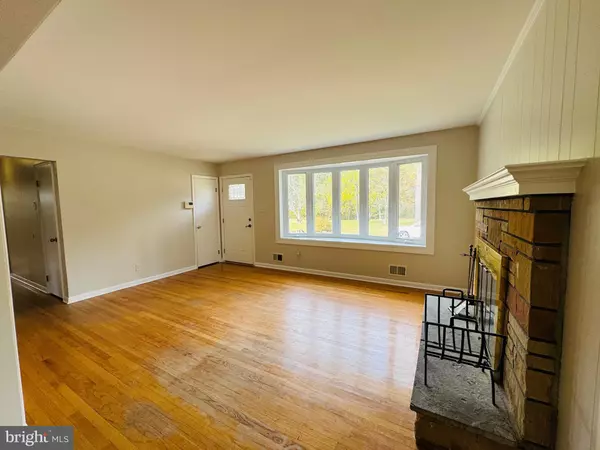 Brandywine, MD 20613,7603 REDWOOD CT