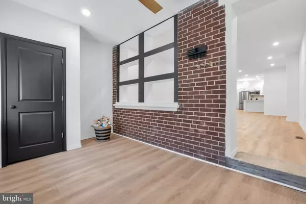 Philadelphia, PA 19141,4946 N 10TH ST