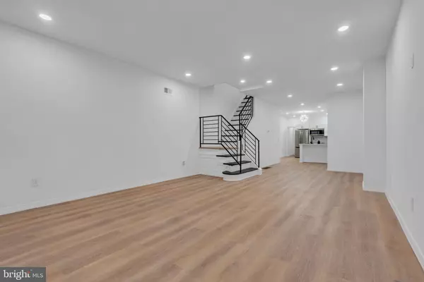 Philadelphia, PA 19141,4946 N 10TH ST