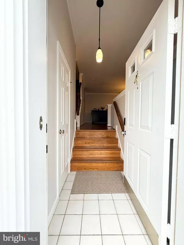 Sterling, VA 20164,46699 PARAGON TER