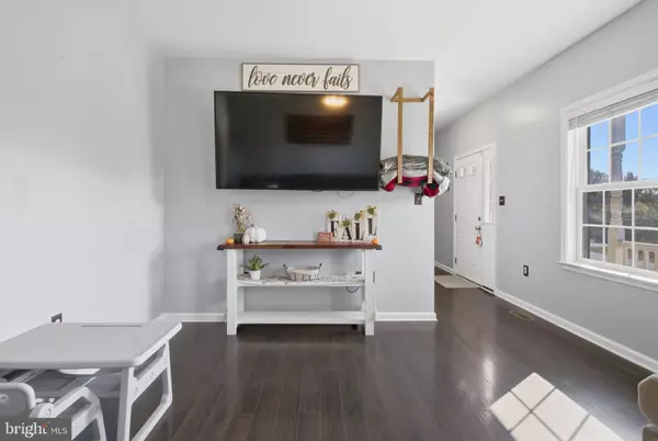 Inwood, WV 25428,353 PARAGON DR