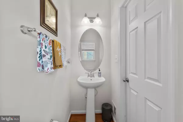 Woodbridge, VA 22193,5336 DAYBREAK LN