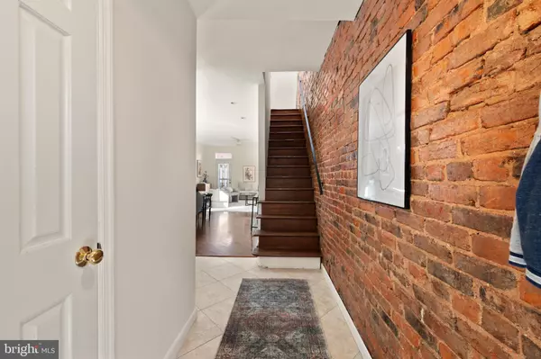 Washington, DC 20009,1641 V ST NW