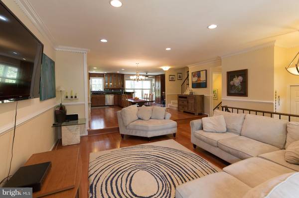 Oakton, VA 22124,3100 WINDWOOD FARMS DR