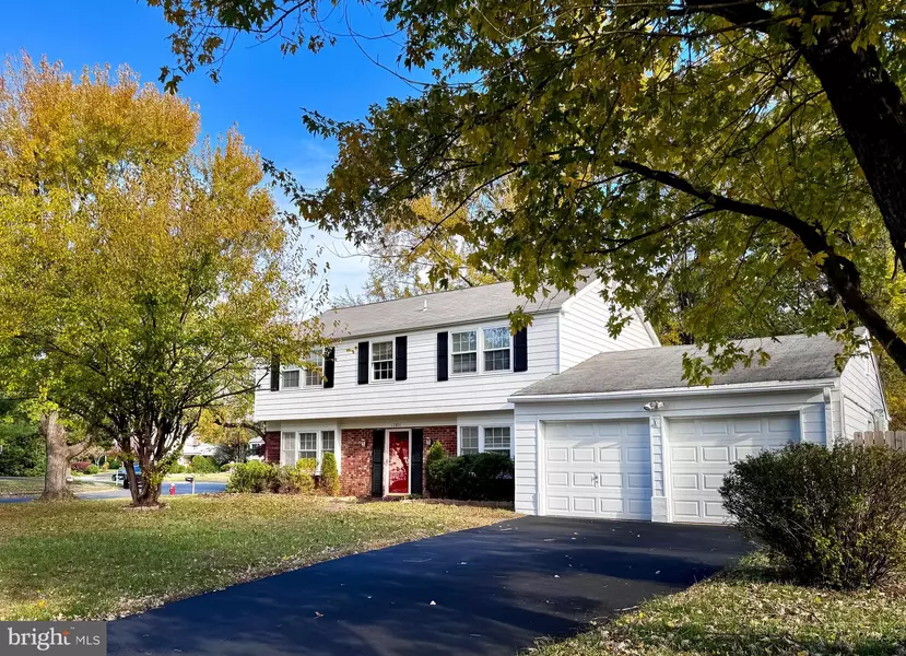 12801 POINT PLEASANT DR, Fairfax, VA 22033