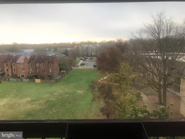 2817 JERMANTOWN RD #605, Oakton, VA 22124