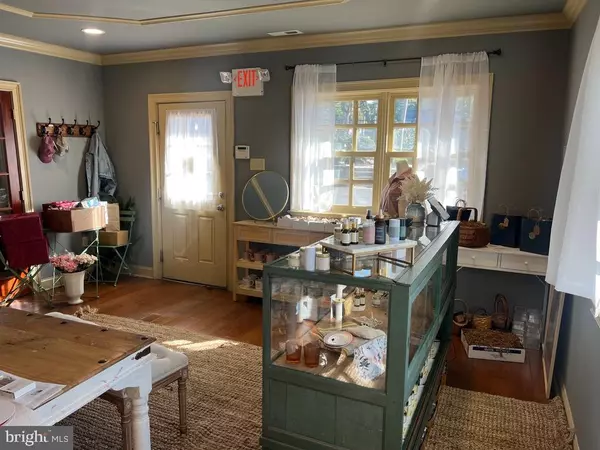 Mullica Hill, NJ 08062,34 N MAIN ST