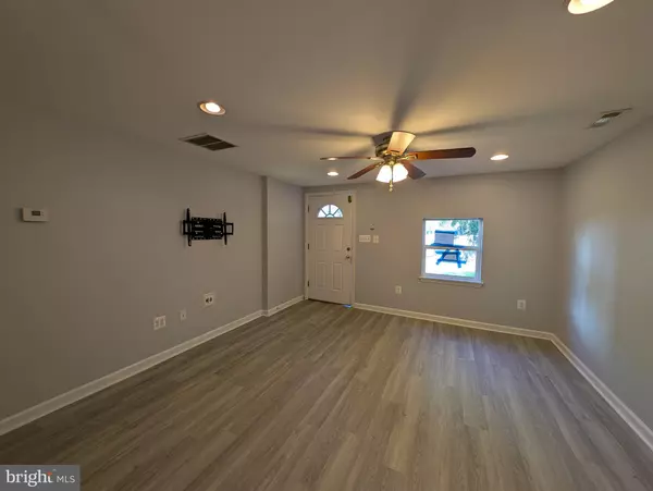 Baltimore, MD 21226,215 SYCAMORE RD