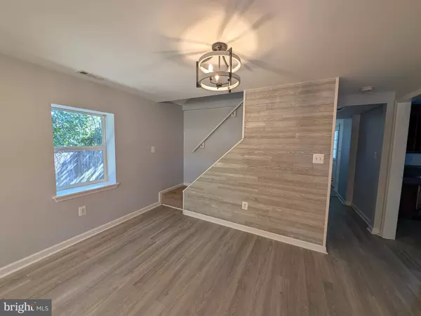 Baltimore, MD 21226,215 SYCAMORE RD