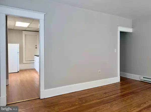 Harrisburg, PA 17103,2108-APT 3 WALNUT ST