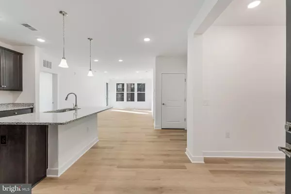 Ashburn, VA 20147,21731 DOVEKIE TER