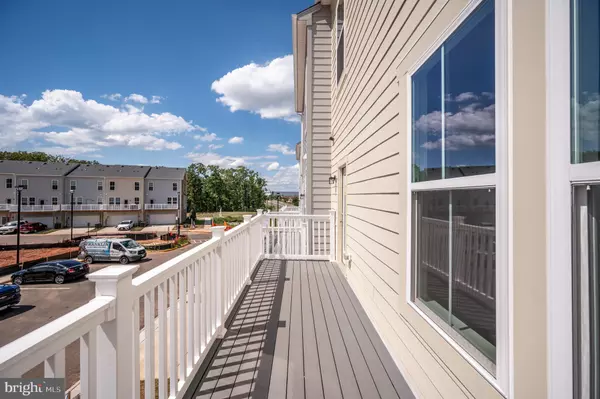 Manassas, VA 20110,10118 QUEENS WAY