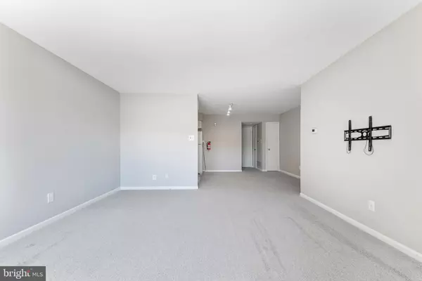 Westville, NJ 08093,406 WINDING WAY