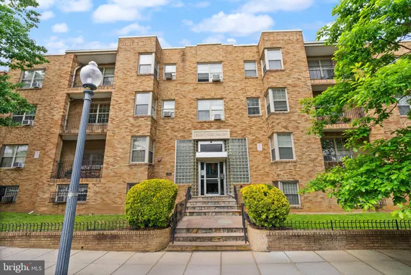 939 LONGFELLOW ST NW #305, Washington, DC 20011