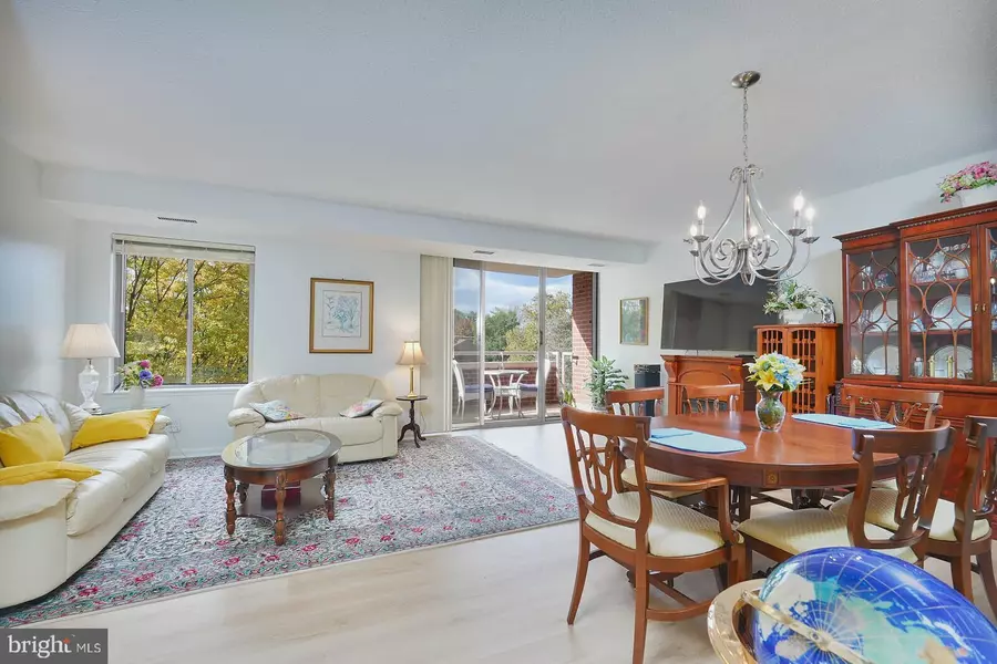 5800 NICHOLSON #1-404, North Bethesda, MD 20852