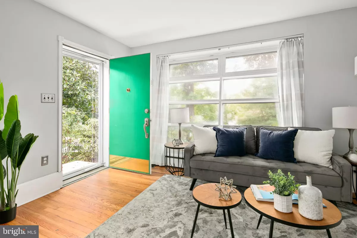 Falls Church, VA 22041,6381 LAKEWOOD DR