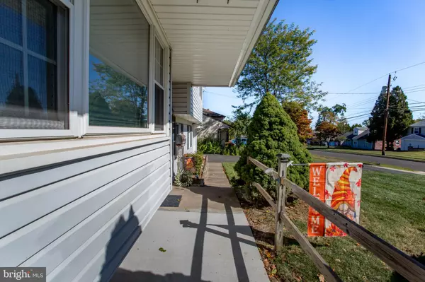 Warminster, PA 18974,442 ACORN DR