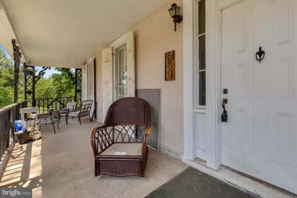 Philadelphia, PA 19128,350 GREEN LN