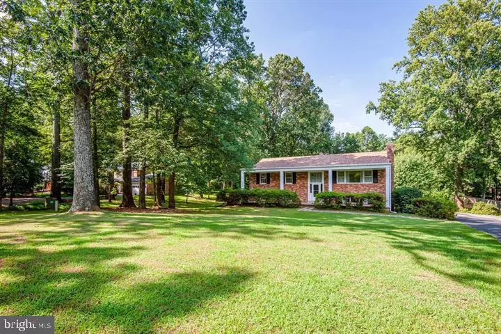 Oakton, VA 22124,11328 VALE RD
