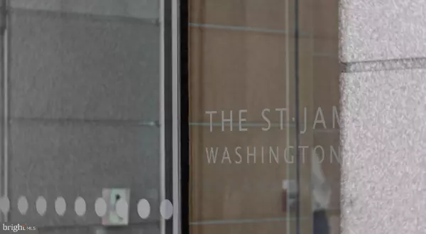 Philadelphia, PA 19106,202 W WASHINGTON SQ #2403