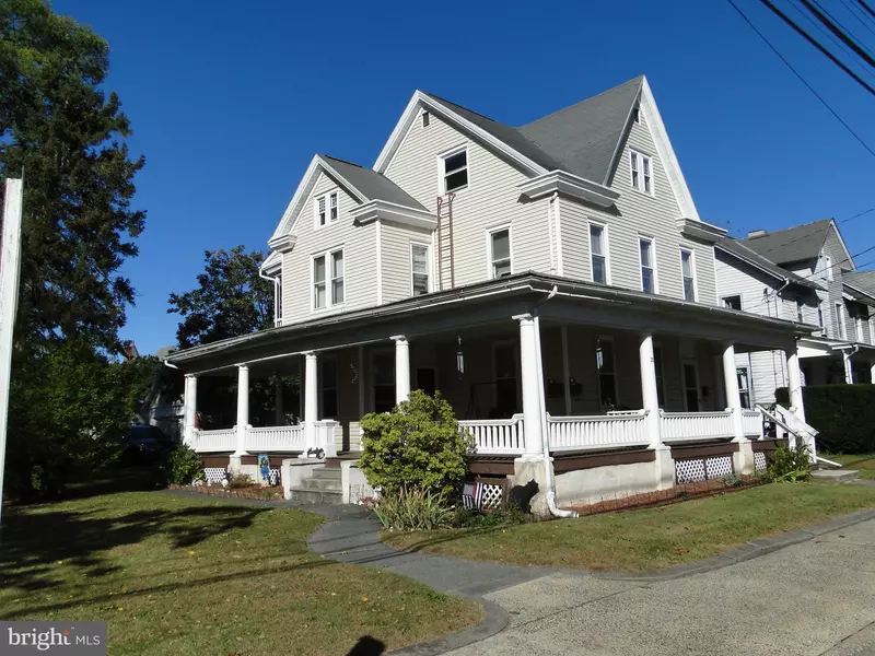 20 N HELLERTOWN AVE, Quakertown, PA 18951