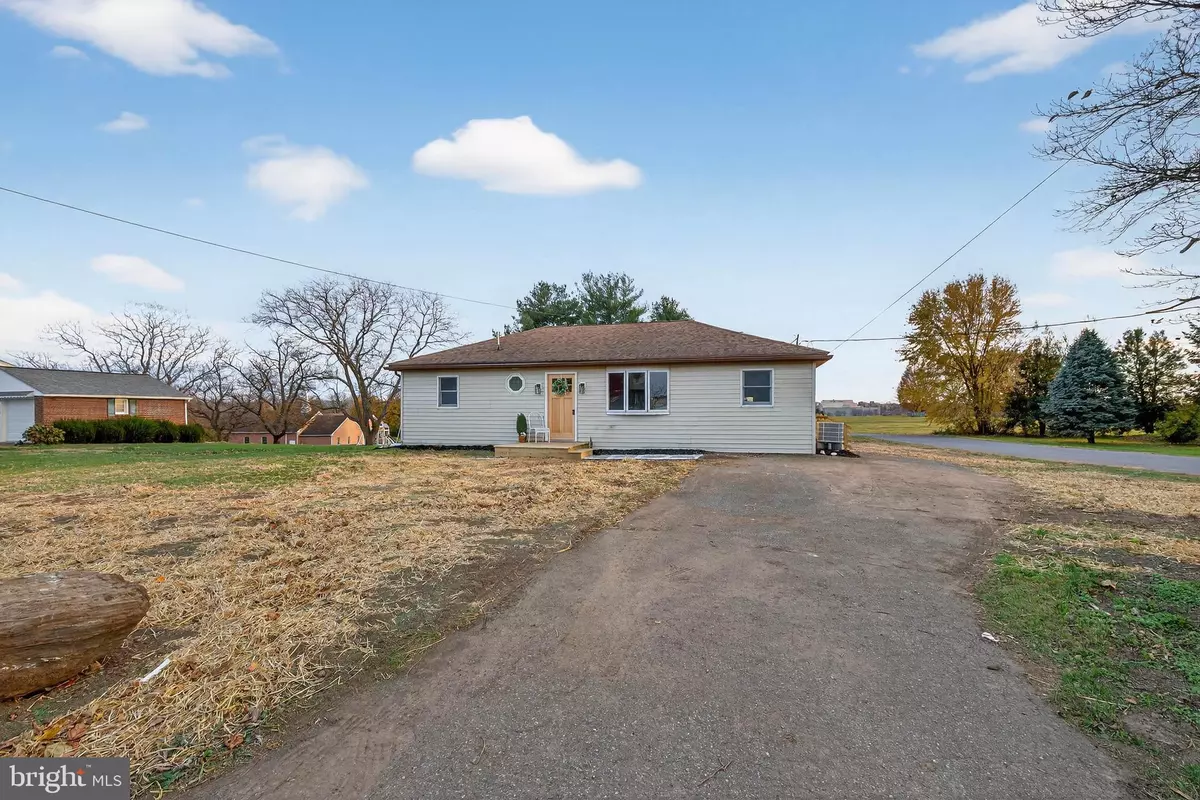 Ronks, PA 17572,2472 LEAMAN RD