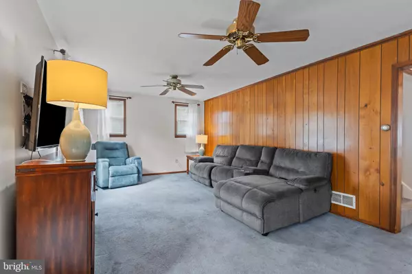 Feasterville Trevose, PA 19053,1226 NESHAMINY AVE