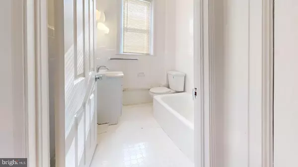 Philadelphia, PA 19120,222 W CHEW AVE