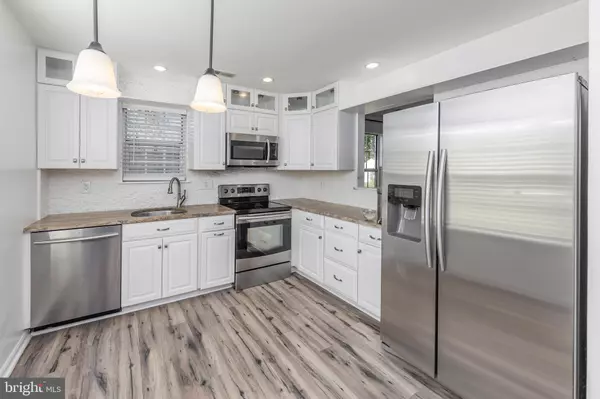 Deptford, NJ 08096,8 NILAND LN