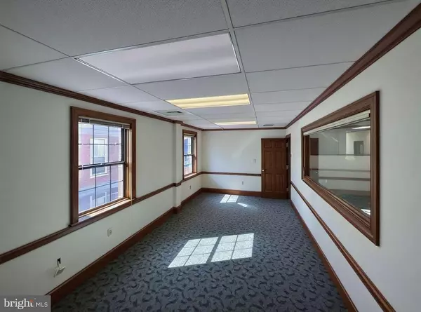 Oxford, PA 19363,24 S 3RD ST #202