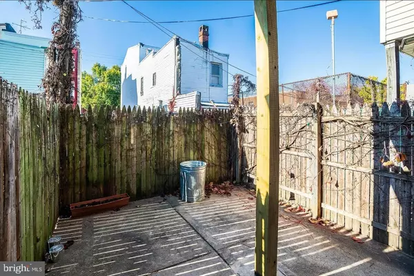 Philadelphia, PA 19125,2222 E BOSTON ST