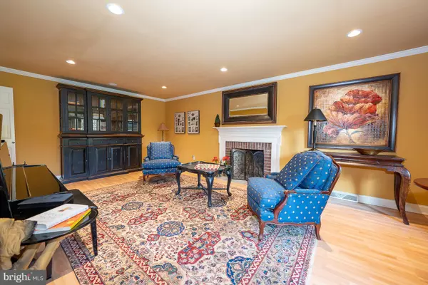 Wayne, PA 19087,800 MAPLE GLEN LN