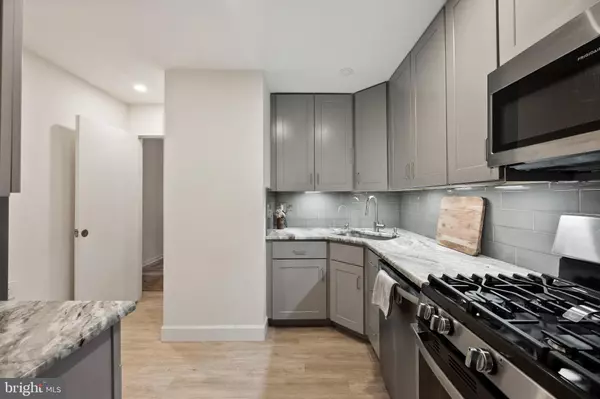 Reston, VA 20190,1408 NORTHGATE SQ #22B