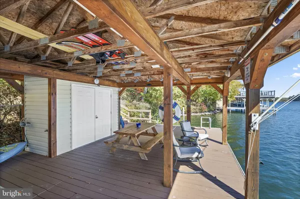 Mineral, VA 23117,1132 MITCHELL POINT RD