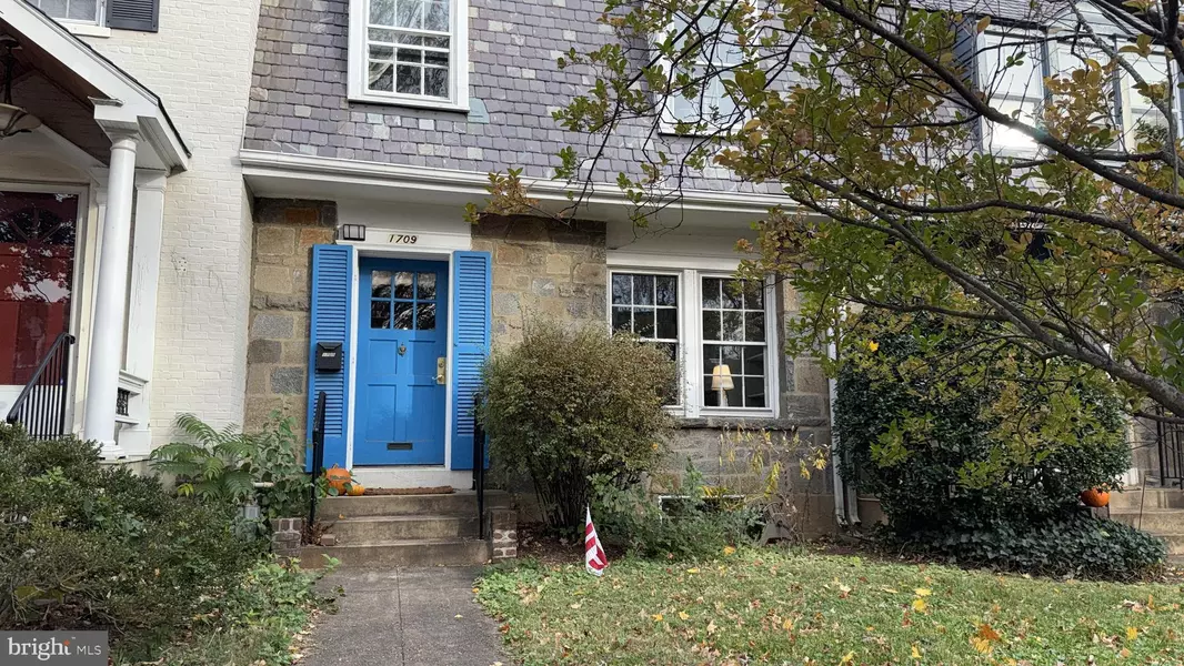 1709 37TH ST NW, Washington, DC 20007
